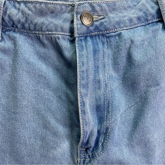 PrettyLittleThing : size : 14 : high waisted ripped distressed denim jean shorts - Picture 6 of 10